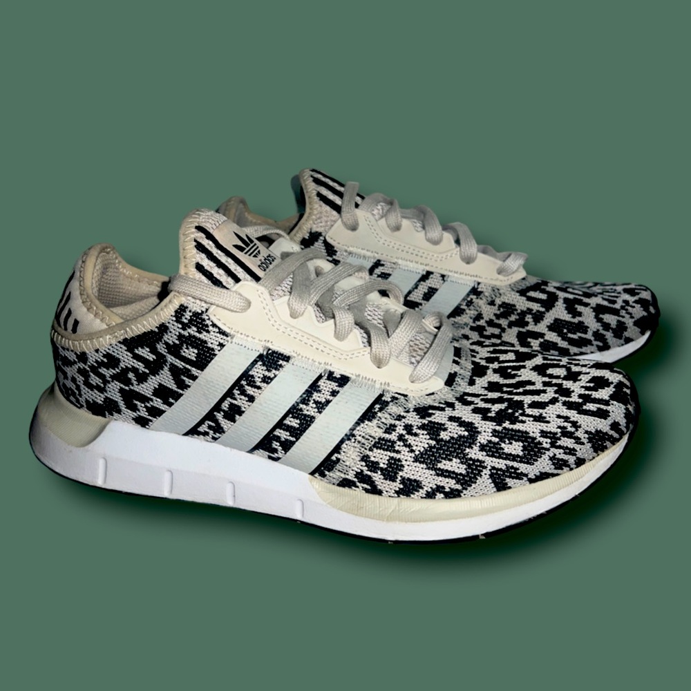 ADIDAS LEOPARD ART FY2998